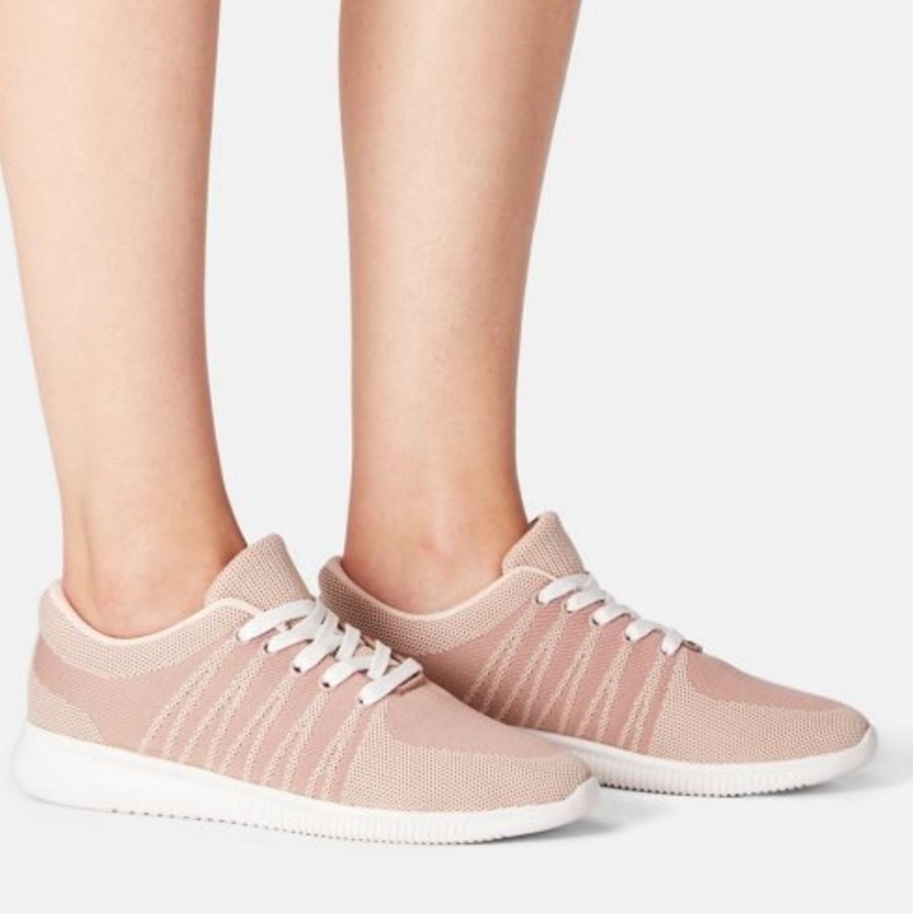 JustFab Weekend Chill Shoes blush pink Sz 8 Excellent condition